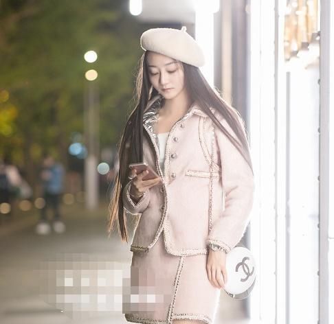 小姐姐|身材匀称的小姐姐,牛仔裙穿搭,简约中尽显性感魅力!