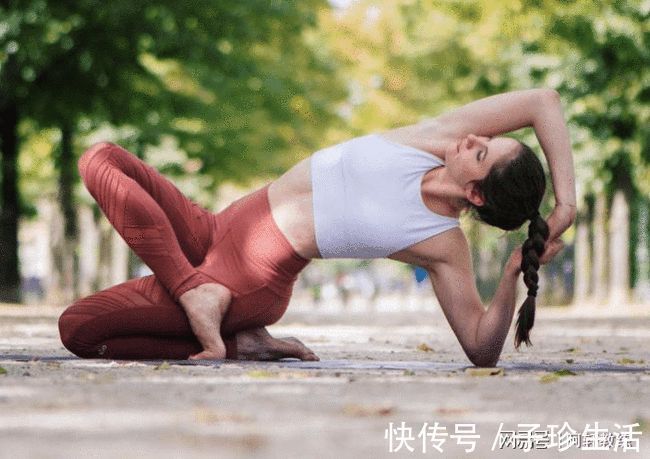 酸痛|长期久坐肩颈酸痛？这些体式要多练，放松肌肉，缓解不适