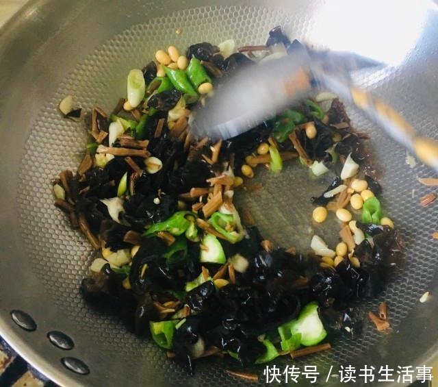  鸡蛋打卤面，特别适合上班族和懒人一族！