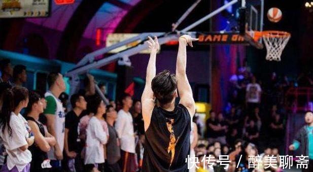 搞笑|《我要打籃球》首播受好評(píng)，李易峰變節(jié)目活寶，鄧倫稱拍戲無(wú)聊