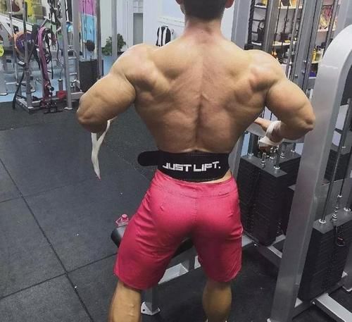 动作|肌肉男“背影杀”，原来可以如此性感！