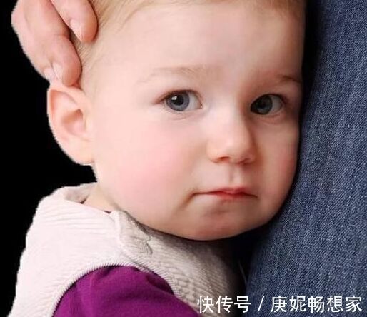 行为|3个行为说明你的孩子正在自卑,一些家长还以为是“懂事”的表现