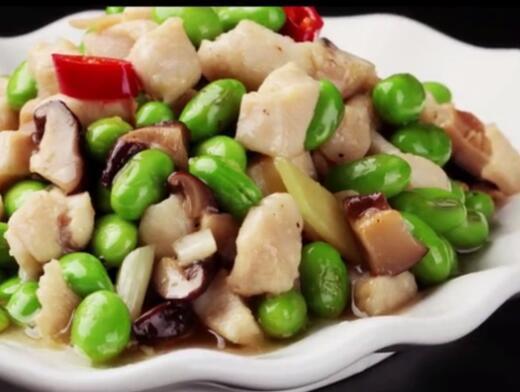 一道简单的家常小炒素鸡,清甜咸香,低脂低量,营养非常丰富