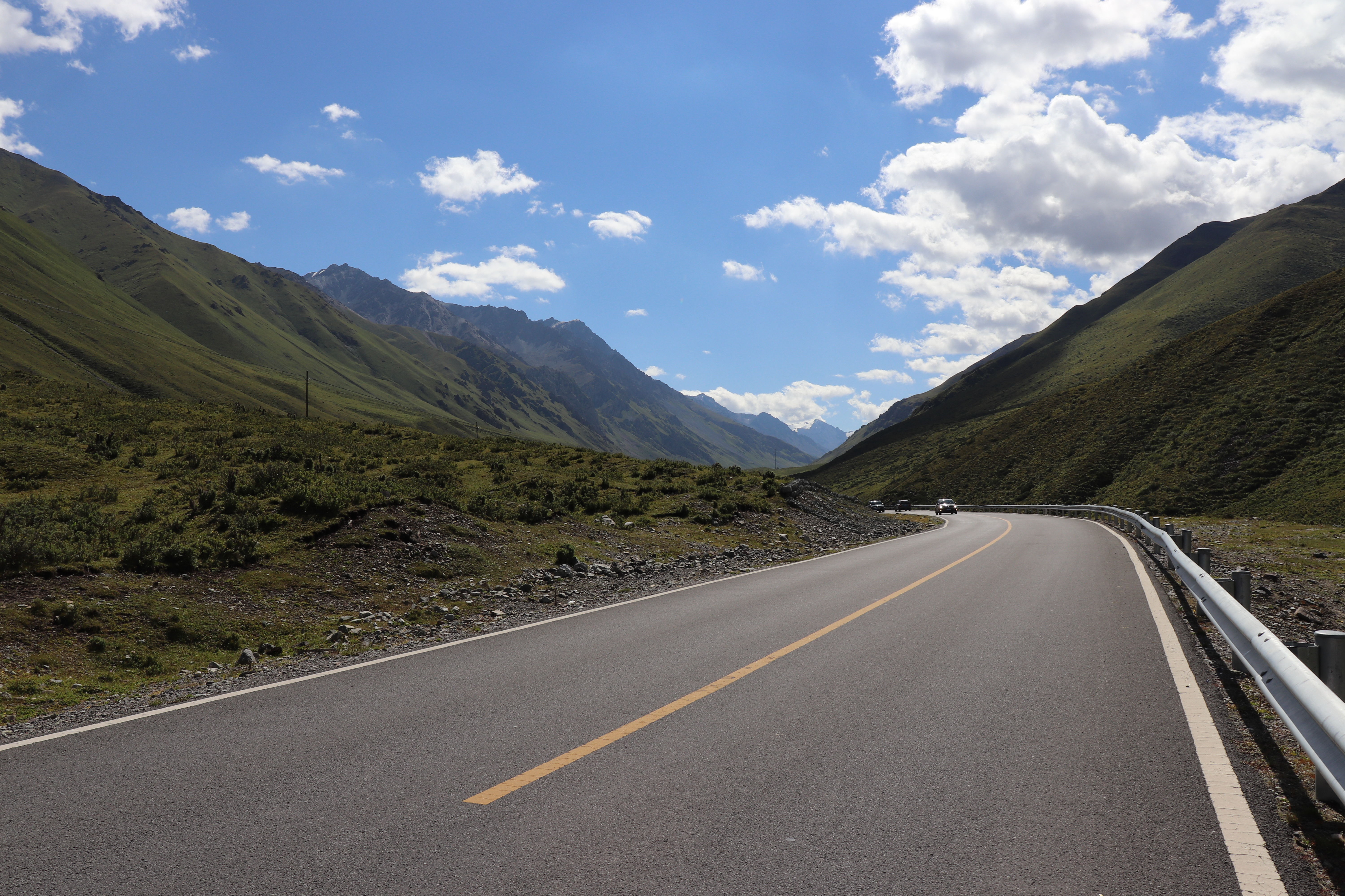 自驾独库公路，饱览天山风情