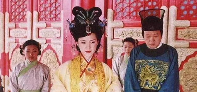 清朝|清朝最后一位垂帘听政的皇后，不是慈禧，却同样遭后人谩骂！