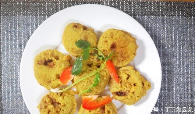 炸藕盒,调面糊用面粉还是淀粉3个窍门告诉你,焦香酥脆抢着吃