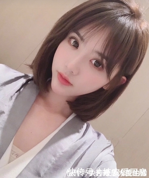 法式刘海 19年超火5款''仙女发型''，仙女们一定要试下，图4造型美翻天