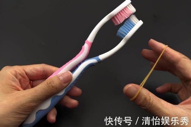 杯子|今天才知道，把2个旧牙刷绑在一起，作用真厉害，学会受用一生