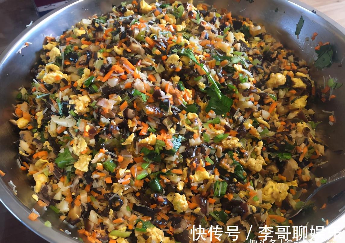 鲜味|调韭菜馅,调料牢记“2放2不放”,韭菜翠绿不出水,鲜味足,好吃
