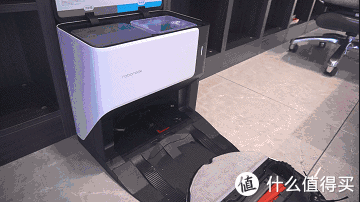 地板|地板脏了？不要犹豫，你的房间还缺一台扫地机器人！全网第一个用八宝粥做测试的博主（是否翻车）