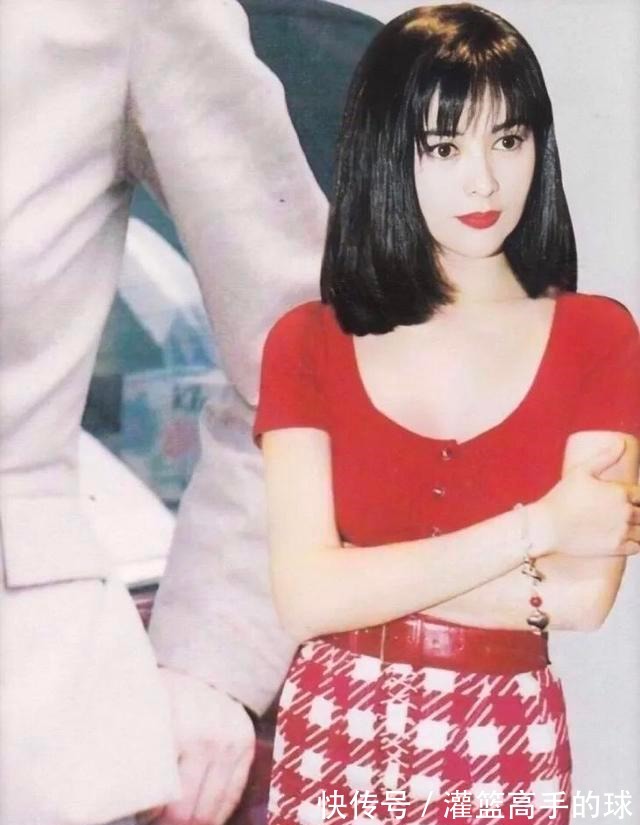 红色|完形填空从90年代火到21世纪的是____的长裙和____的头发!