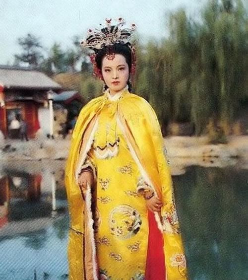 黛玉|红楼梦：林黛玉的悲剧是谁造成的？贾母和王夫人不是主要责任人