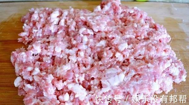 拌饺子馅最忌讳放此调料,牢记“调馅5字口诀”,调出贼香饺子馅