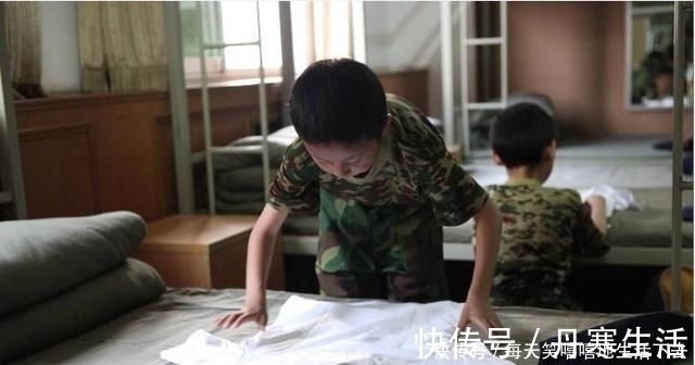 同学|孩子摔坏同学的进口玩具,家长要求巨额赔偿,奶奶:发票拿出来