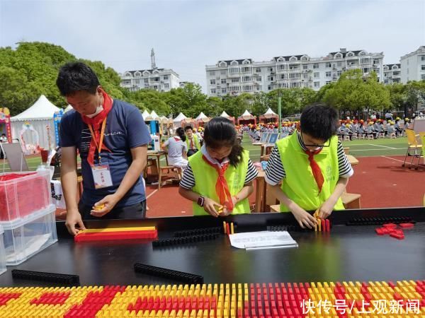 少先队员|看见父辈祖辈的玩具，他们是什么表情？上海这个区的少年儿童这样过“六一”