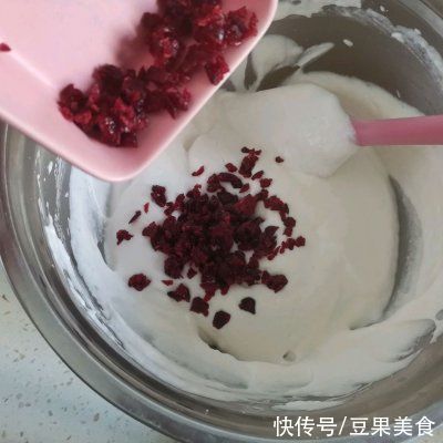 蛋白霜|自从学会#蛋趣体验#蔓越莓天使蛋糕，家里就我掌勺了