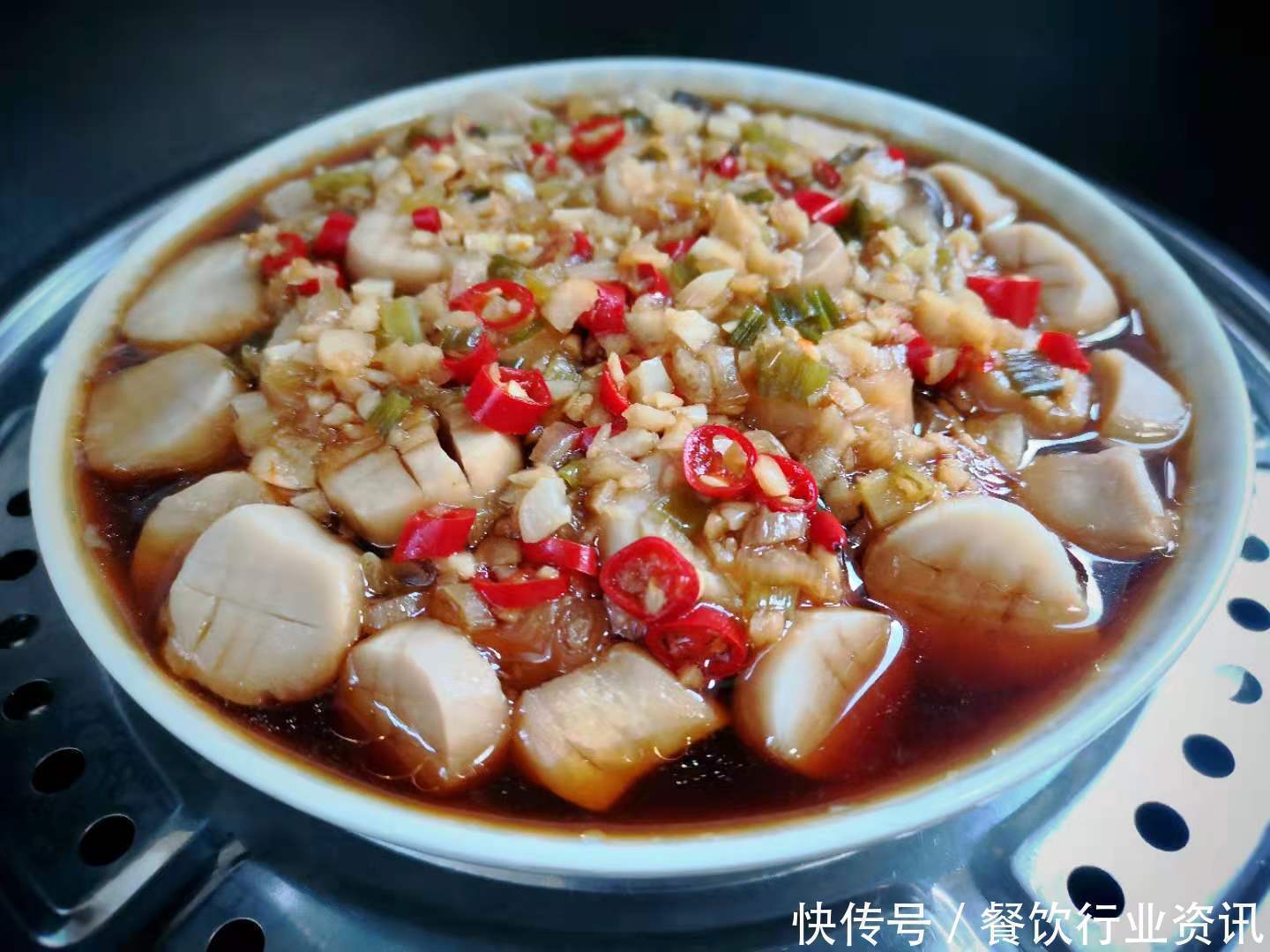 天热最馋这道蒸菜,蒸一蒸10分钟搞定,香滑有嚼劲,比肉还好吃!