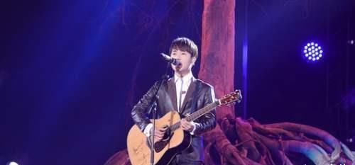 最惨的《中国好声音》冠军,以新人身份“再次”比赛,结果第一场就被淘汰