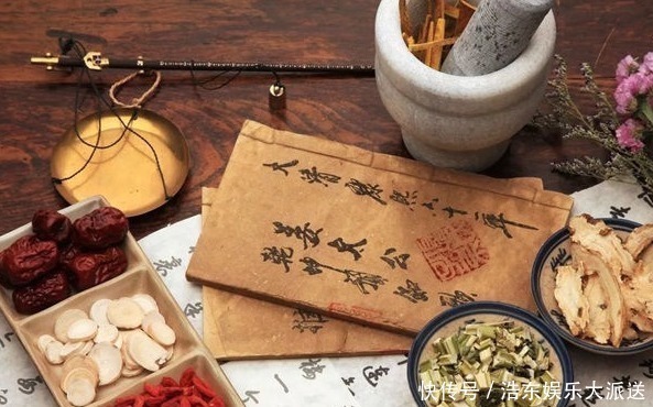 耳朵|气血不足，看头发、看眼睛耳朵、看嘴唇，四味中药补气养血显年轻