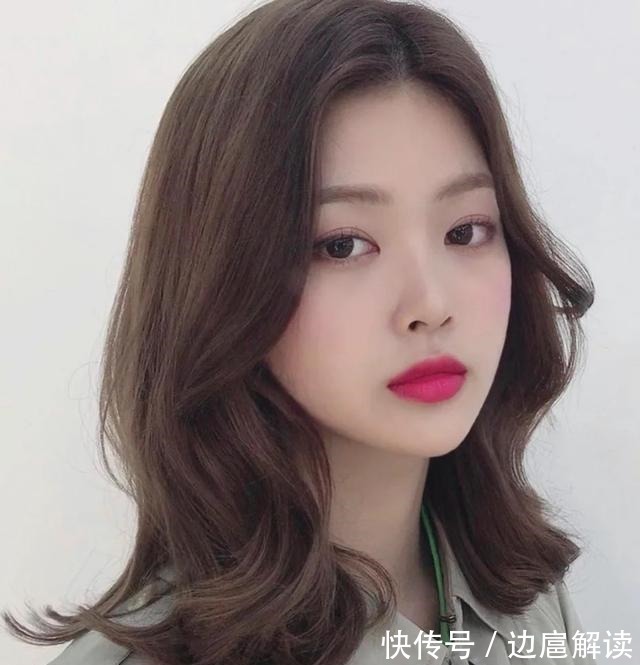 气质 好看发型有很多,唯有“气质款”惹人爱,这4款你更喜欢哪个呢!