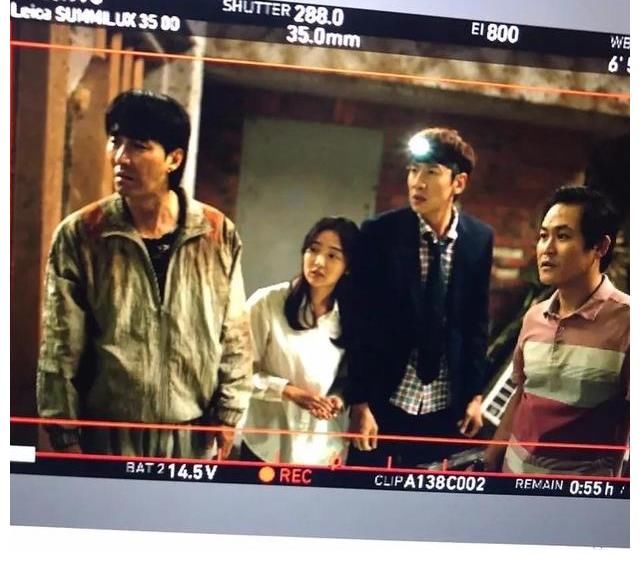 尹钟信|「RM」李光洙电影上映2天，连续蝉联票房冠军