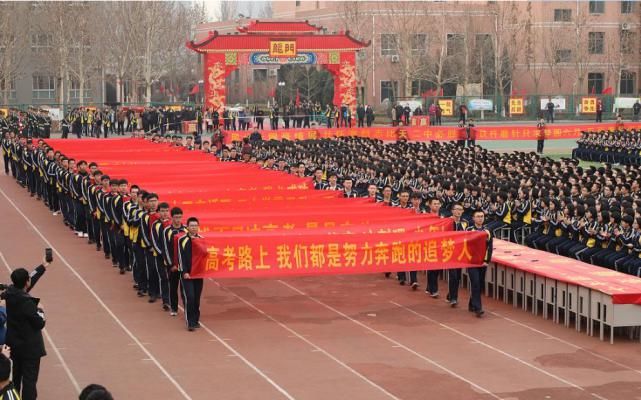 大学问|为什么高考总是先考语文？其中隐藏着大学问，看后方知用苦良心