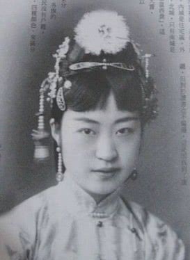 溥仪|唐石霞究竟是个怎样的女子?一流交际花,溥仪终身无法释怀
