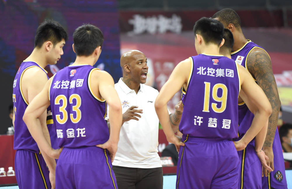 cb9胜9负,马布里跌下神坛!对阵CBA前9全败,北控男篮难言成功