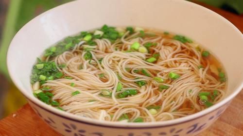 高血脂|血脂高的人不能吃面条?提醒:若想血脂平稳,3种素食建议少吃