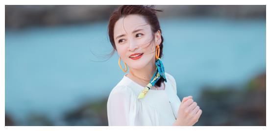 陳建斌真有眼福,蔣勤勤吃飯時(shí)脫妝,真實(shí)顏值看呆現(xiàn)場(chǎng)男嘉賓