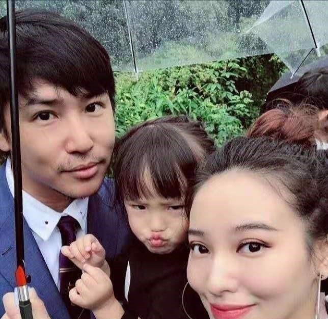 成龙|和汪涵“闹翻”被成龙婉拒,给郭德纲“下跪”的欧弟,哪去了