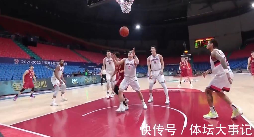 陸文博|吳前半場16分！三分雨不管用，浙江落后廣州，郭士強激活李炎哲