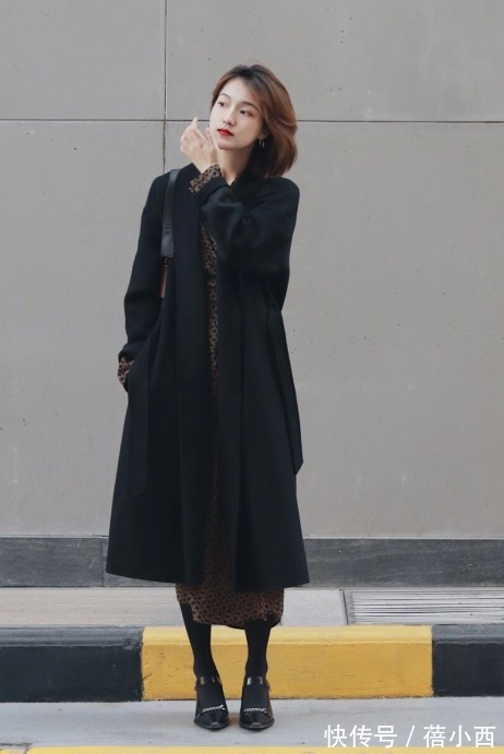 下半身|时髦的小个子女生今年都穿尖头鞋,精致大方还耐看,瞬间显高10cm