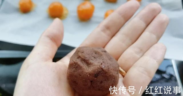 酥皮月饼|中秋来点不一样的，五彩月饼颜值高，酥软不腻味道好！