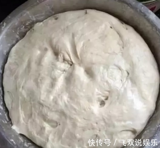 做包子别再用酵母和面了，用它，包子又大又软还不塌