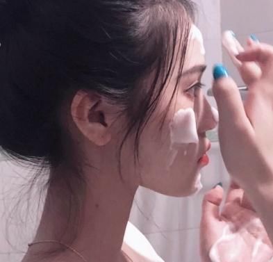 女孩子“鼻子出油”很厉害试试这三招,让毛孔“清透干净”一整天