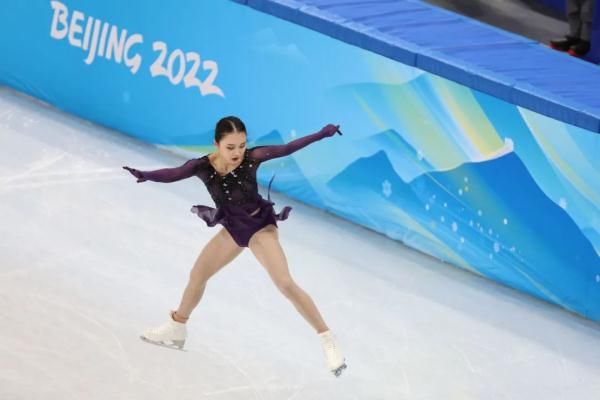 昨晚，她微笑离场