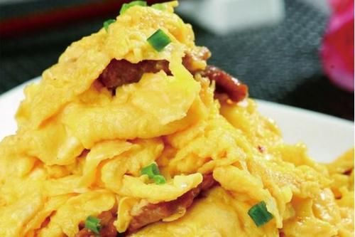 美食优选：家常小炒鸡块，红烧辣子鸡，香菇板栗鸡块，滑蛋牛肉的做法