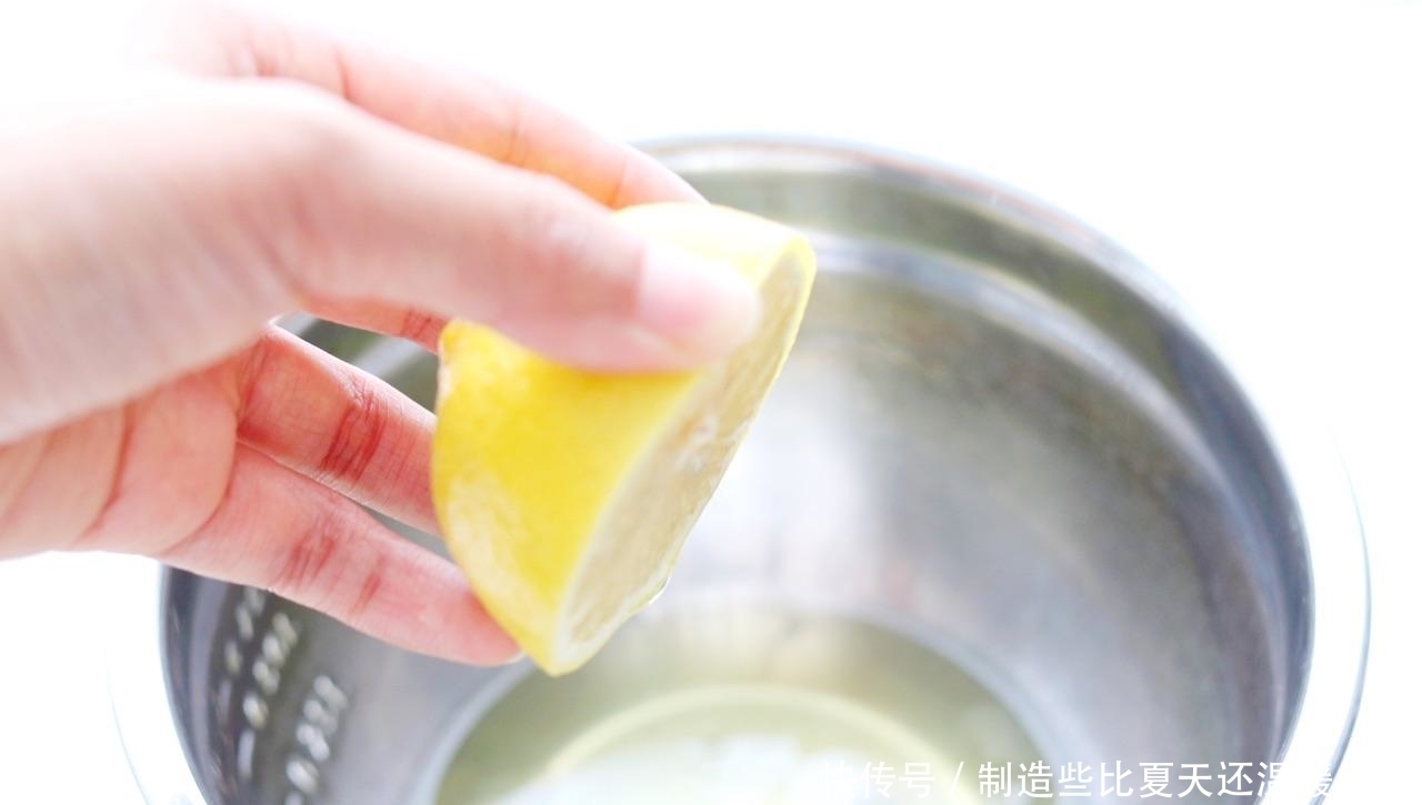 火遍美食圈的芋泥肉松抱抱卷,做法超简单,在家就能做,真好吃