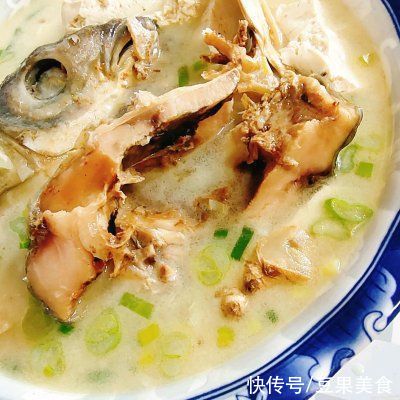下饭神器腊鱼头豆腐汤，拌饭还能吃三碗