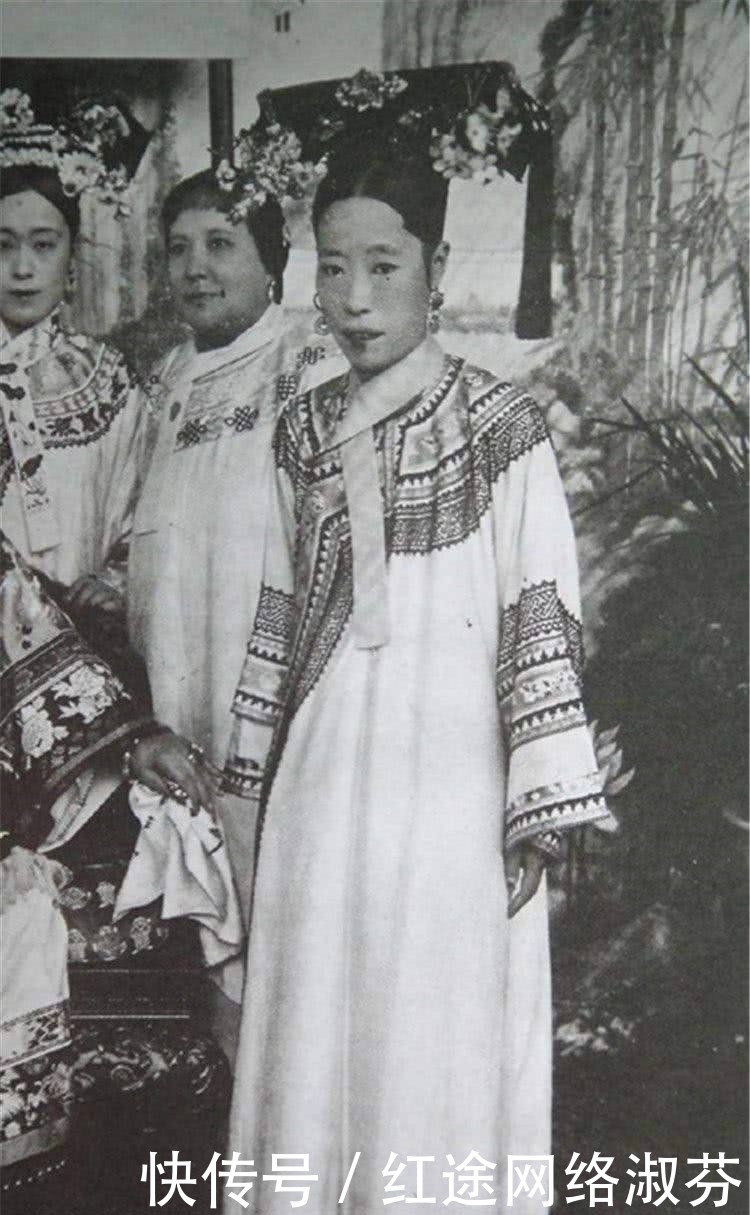 清秀|晚清后宫妃子照片:珍妃长相清秀,姐姐脸似月饼,婉容最有气质