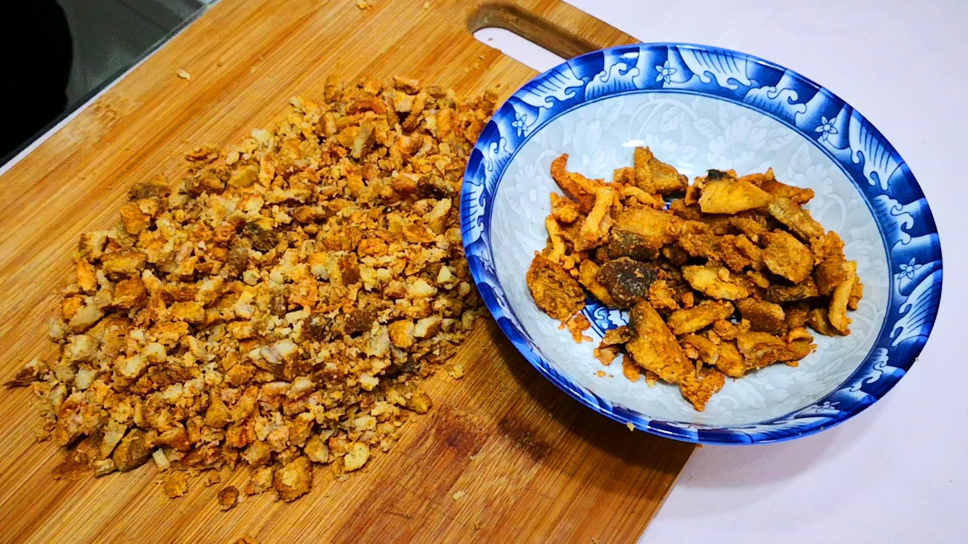  饺子|酸菜饺子好吃有诀窍，只需学会如此调馅，酸菜没异味，味道格外香