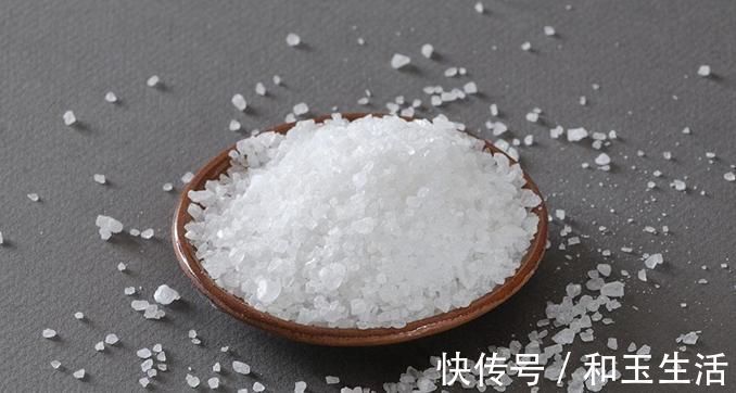 很干净|毛巾用久了又臭又滑,聪明人用这几种东西清洗,干净得跟新买一样