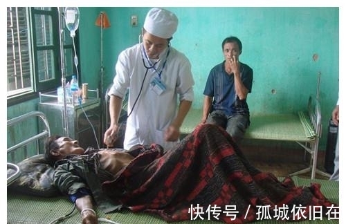 世外桃源|真人版泰山:父子隐居深山41年,过世外桃源生活,看见女人就稀