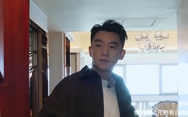 苗苗 苗苗提前起床录节目,桌上放的“大方盒”引热议,郑恺眼光真毒