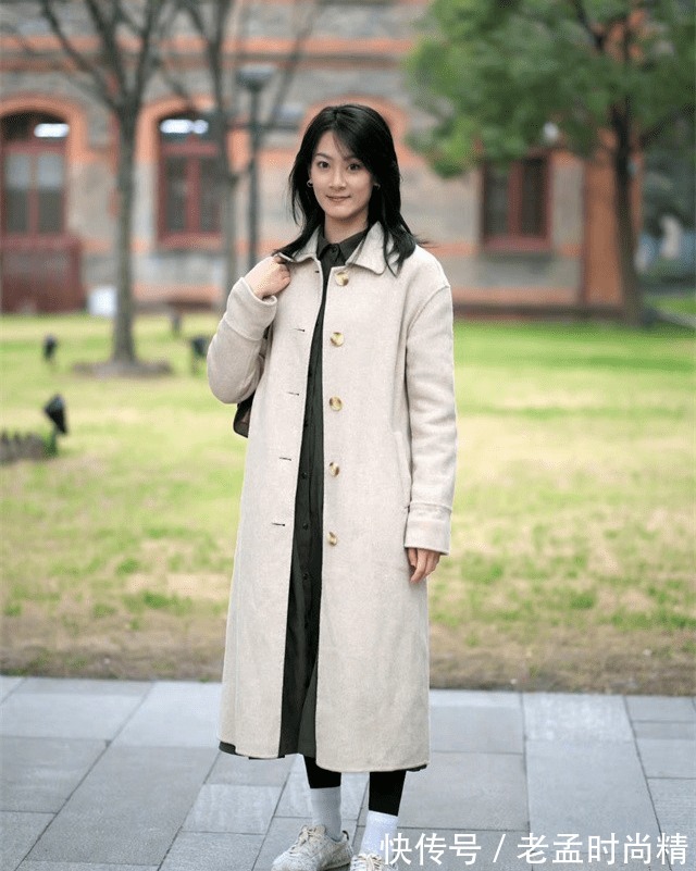 大衣|“大衣+呢子裙”优雅又时髦,穿出气质美