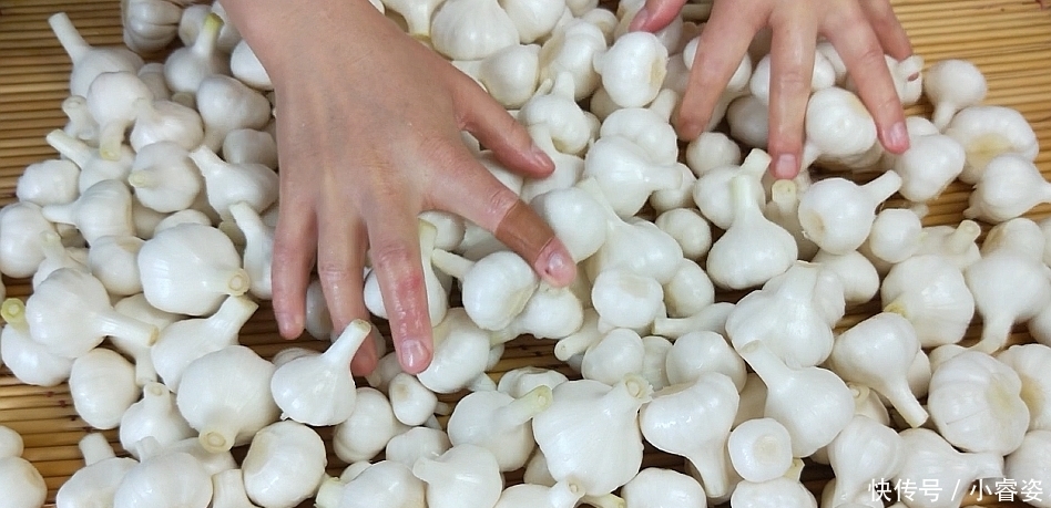 5斤大蒜1瓶雪碧,教你秘制“水晶蒜”做法,美味可口,越吃越上瘾
