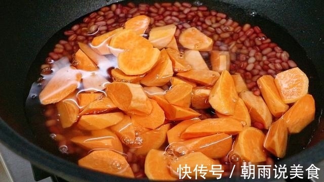 红豆加红薯这样做，实在太好吃了，孩子3天2头点名做，上桌就扫光