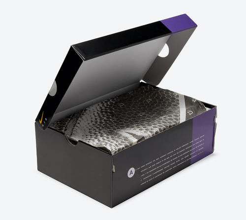 篮球圈顶流詹皇的最爱，还有特殊配色与专属细节加持的高颜值鞋款