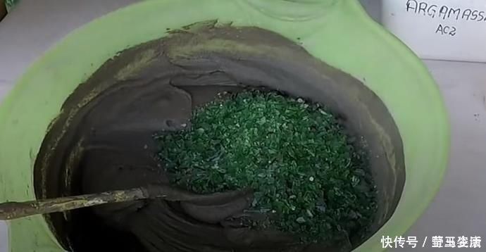 陶瓷|旧啤酒瓶我要留着,砸碎了和水泥,做个水磨石花盆比陶瓷的好看